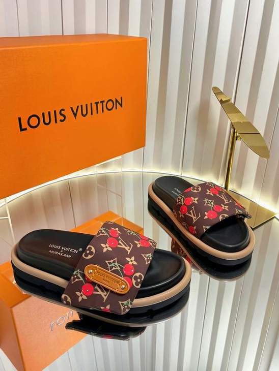 Picture of Louis Vuitton Slippers _SKULVsz35-41mnq1208498
